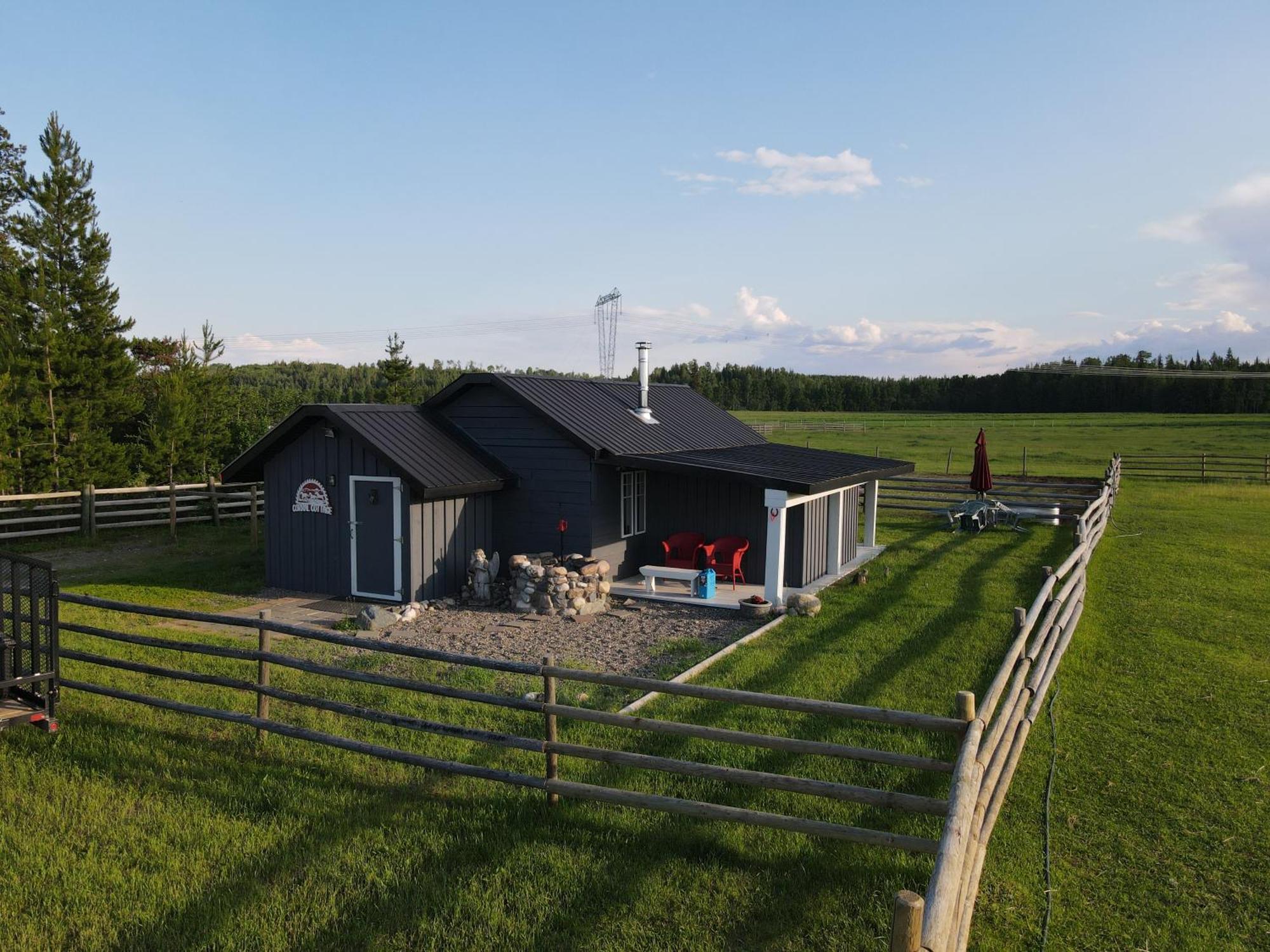 פרינס ג'ורג' Woodhouse Cottages And Ranch מראה חיצוני תמונה