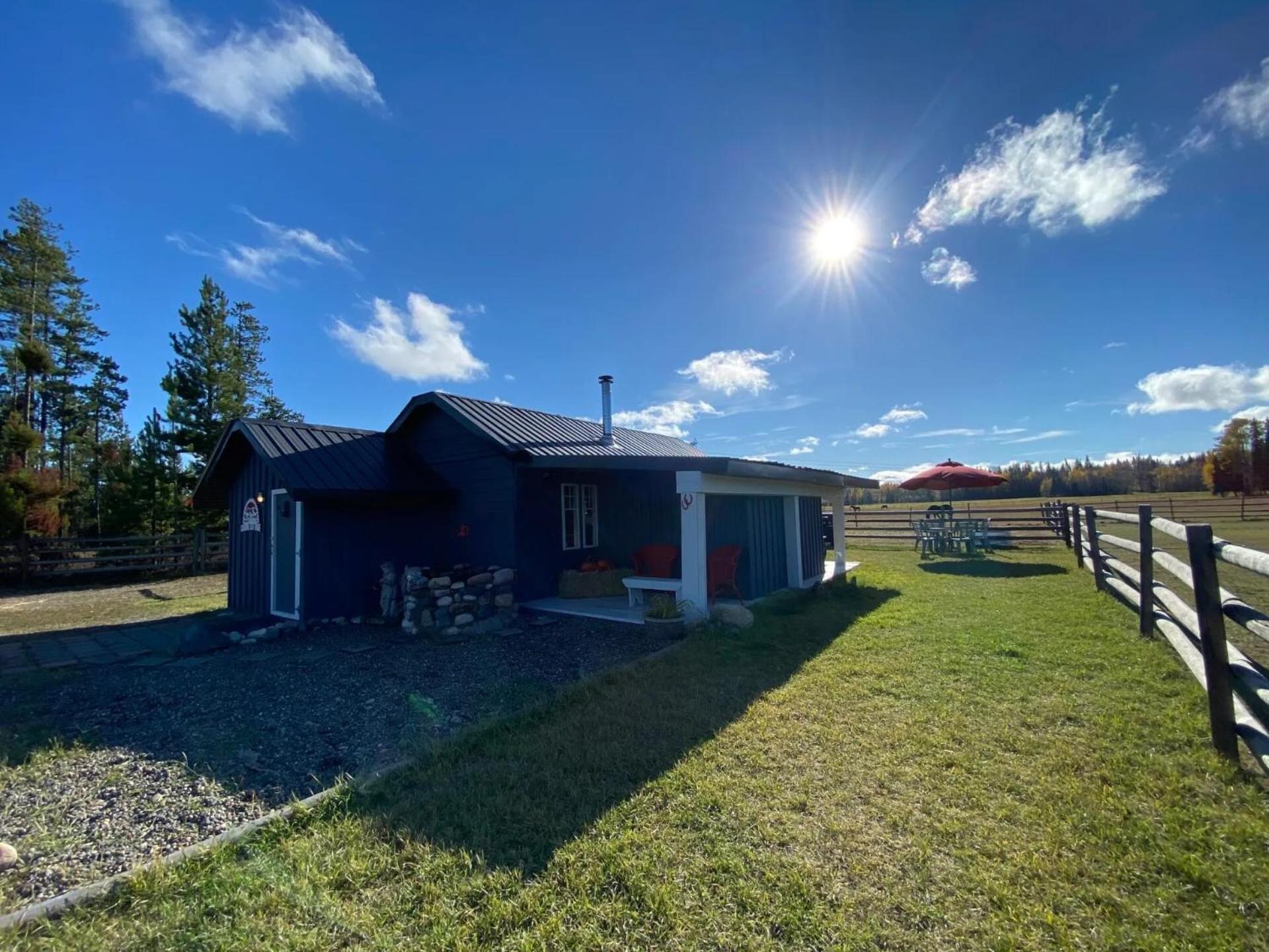 פרינס ג'ורג' Woodhouse Cottages And Ranch מראה חיצוני תמונה